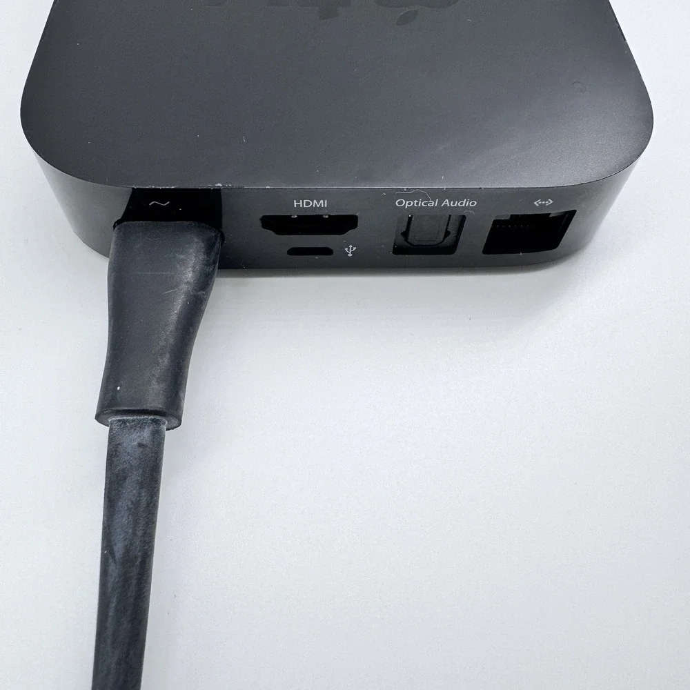 Apple TV (3rd Generation) A1427‎ Power Cord And Remote 1080p Black